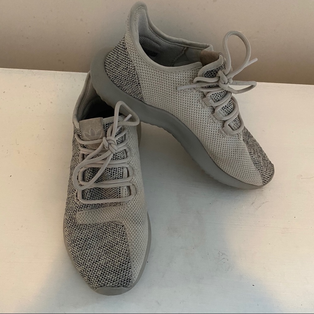 Kids 5 Women’s 7 Adidas Sneakers